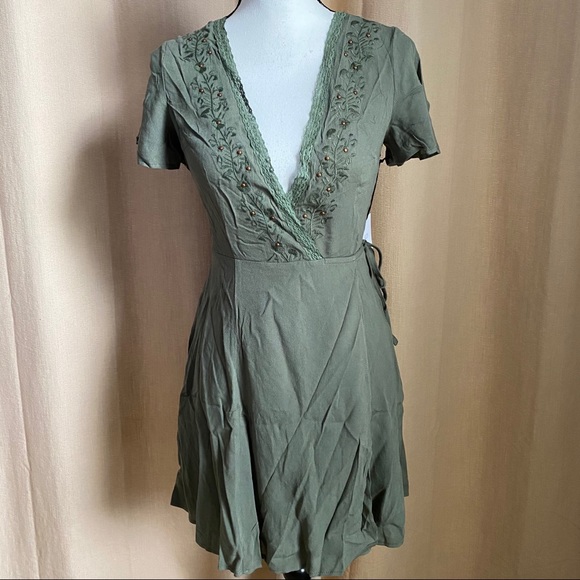 Sage Dresses & Skirts - Sage The Label Embroidered Wrap Dress